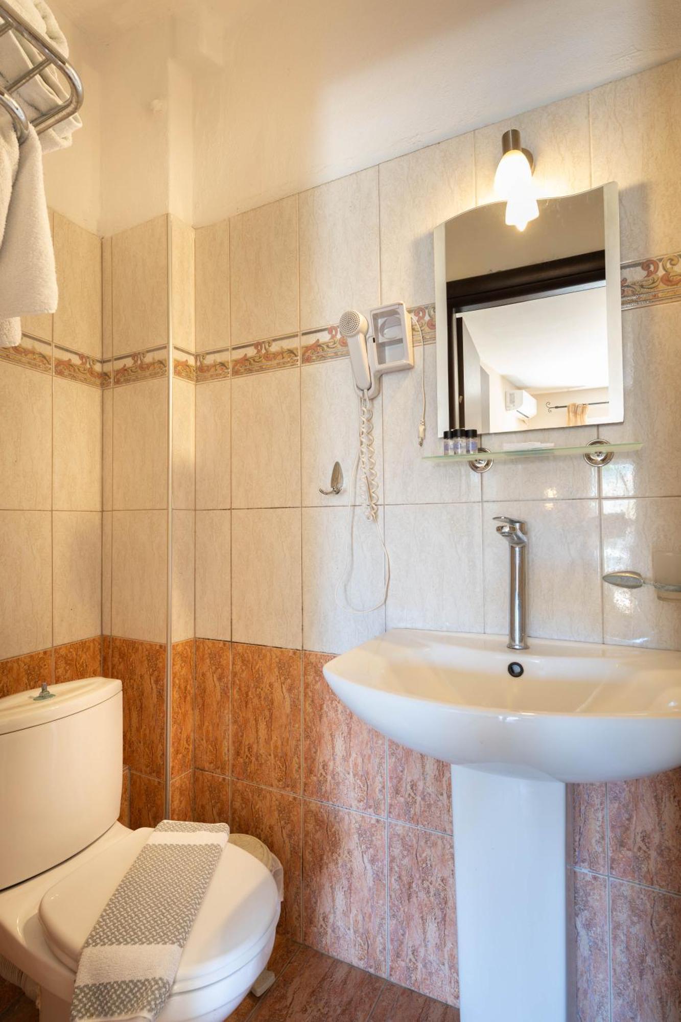 Kipos Resort Néa Péramos Bagian luar foto